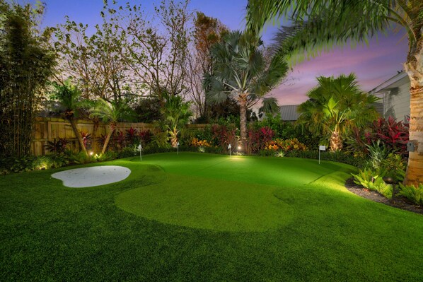Golf - Game-On Backyard | Pool, Turf Field & Golf Cart (Jacksonville Beach)