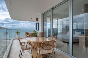 Apartment | 1 bedroom, Internet - w Majestic Loft w Ocean View in Crespo (Cartagena)