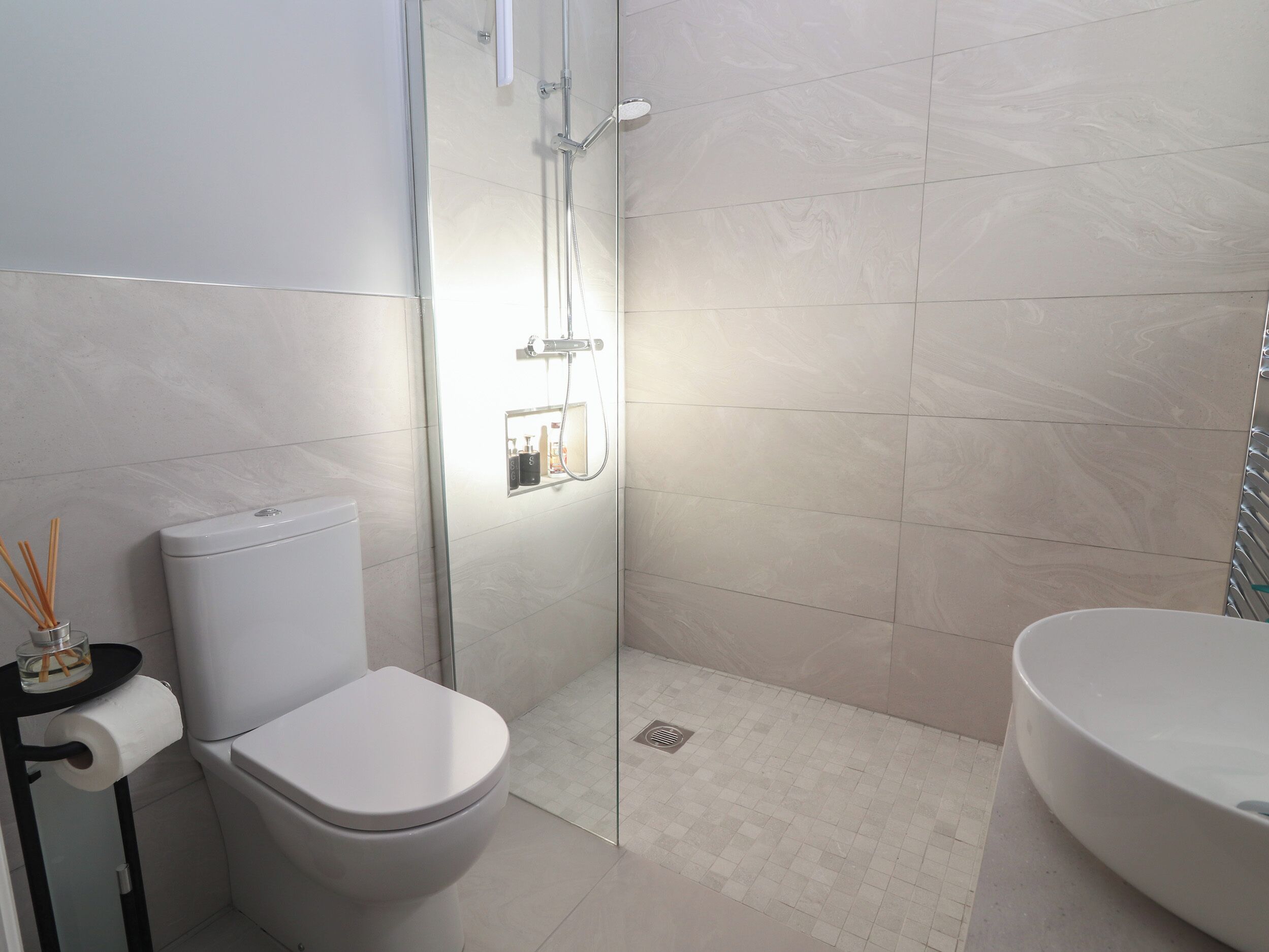 Shower, towels