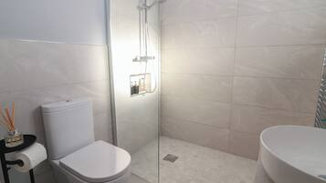 Shower, towels