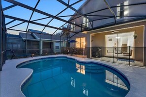 Pool - Spacious 4-bedroom Home in Davenport with Pool Heat Close to Disney! (Davenport)