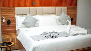 Economy-rum - balkong - utsikt mot staden | Skrivbord, arbetsyta för laptop och gratis wi-fi