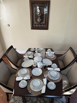 Dining - Cozy 3-bedroom house in family-oriented Melrose Park. (Melrose Park)