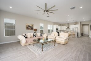 Hus, 3 soverom | Oppholdsområde | Smart-TV