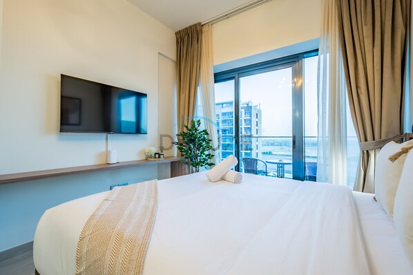 In-room safe, iron/ironing board, free WiFi, bed sheets