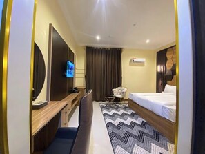 Deluxe Room, Balcony, City View