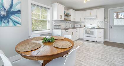 RARE Tiny House 2 BEDS + Free WiFi + 30m to Ottawa