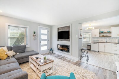 RARE Tiny House 2 BEDS + Free WiFi + 30m to Ottawa