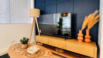 Smart TV, books