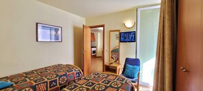1 quarto, Wi-Fi de cortesia, roupa de cama