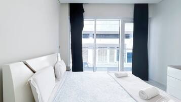 1 habitación, tabla de planchar con plancha, internet y ropa de cama