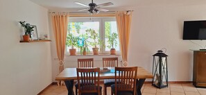 Dining - FEWO-Soltau: Spacious vacation apartment in a central location. (Soltau)