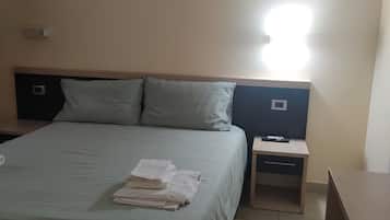 9 chambres, bureau, lit parapluie, Wi-Fi