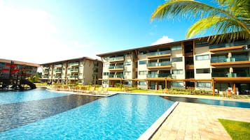 3 outdoor pools, pool umbrellas, pool loungers