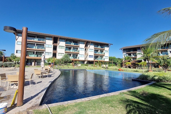 3 piscinas externas, guarda-sóis, espreguiçadeiras