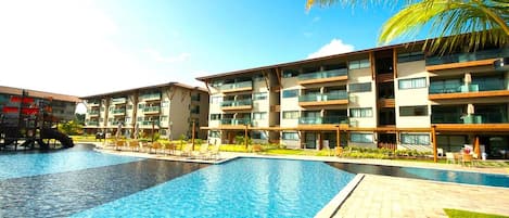 3 outdoor pools, pool umbrellas, pool loungers