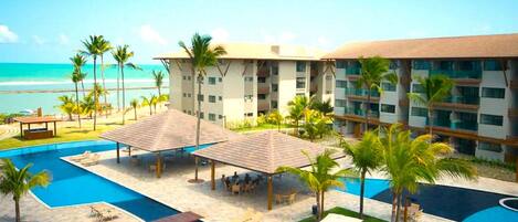 3 outdoor pools, pool umbrellas, pool loungers