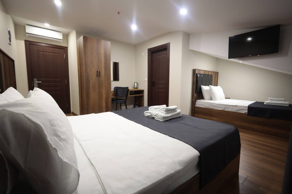 Superior Room, City View | Desk, laptop workspace, free WiFi