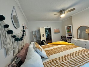 3 bedrooms, desk, iron/ironing board, travel cot