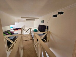 Handrails in hallways