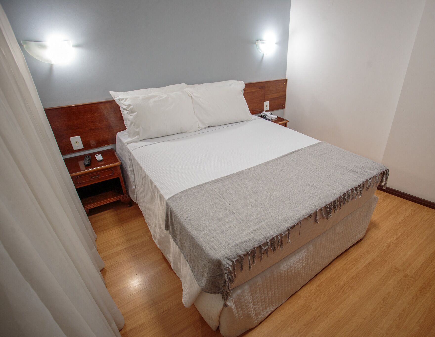 Phòng đôi Tiêu chuẩn | Két bảo mật tại phòng, bàn, màn/rèm cản sáng, bàn ủi/dụng cụ ủi quần áo 