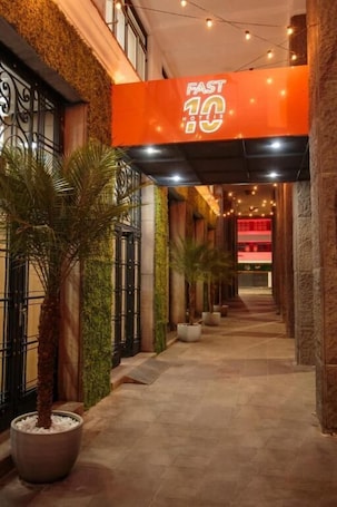 Exterior. Fast 10 City Hotel