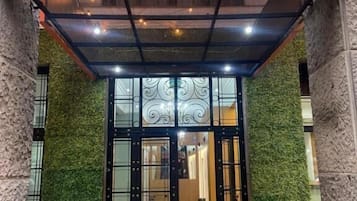Fachada de la propiedad