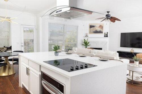 CHARMING 4BR-GAME ROOM-JW MARRIOTT-BULVERDE-ACROSS THE VILLAGE OF STONE OAK S/C