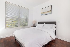 4 slaapkamers, een strijkplank/strijkijzer, wifi, beddengoed