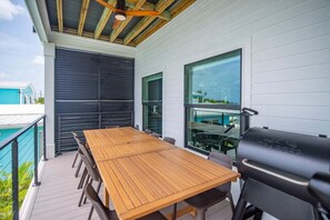 تناول الطعام بالخارج