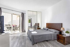 3 Schlafzimmer, BĂŒgeleisen/BĂŒgelbrett, kostenloses WLAN, BettwĂ€sche