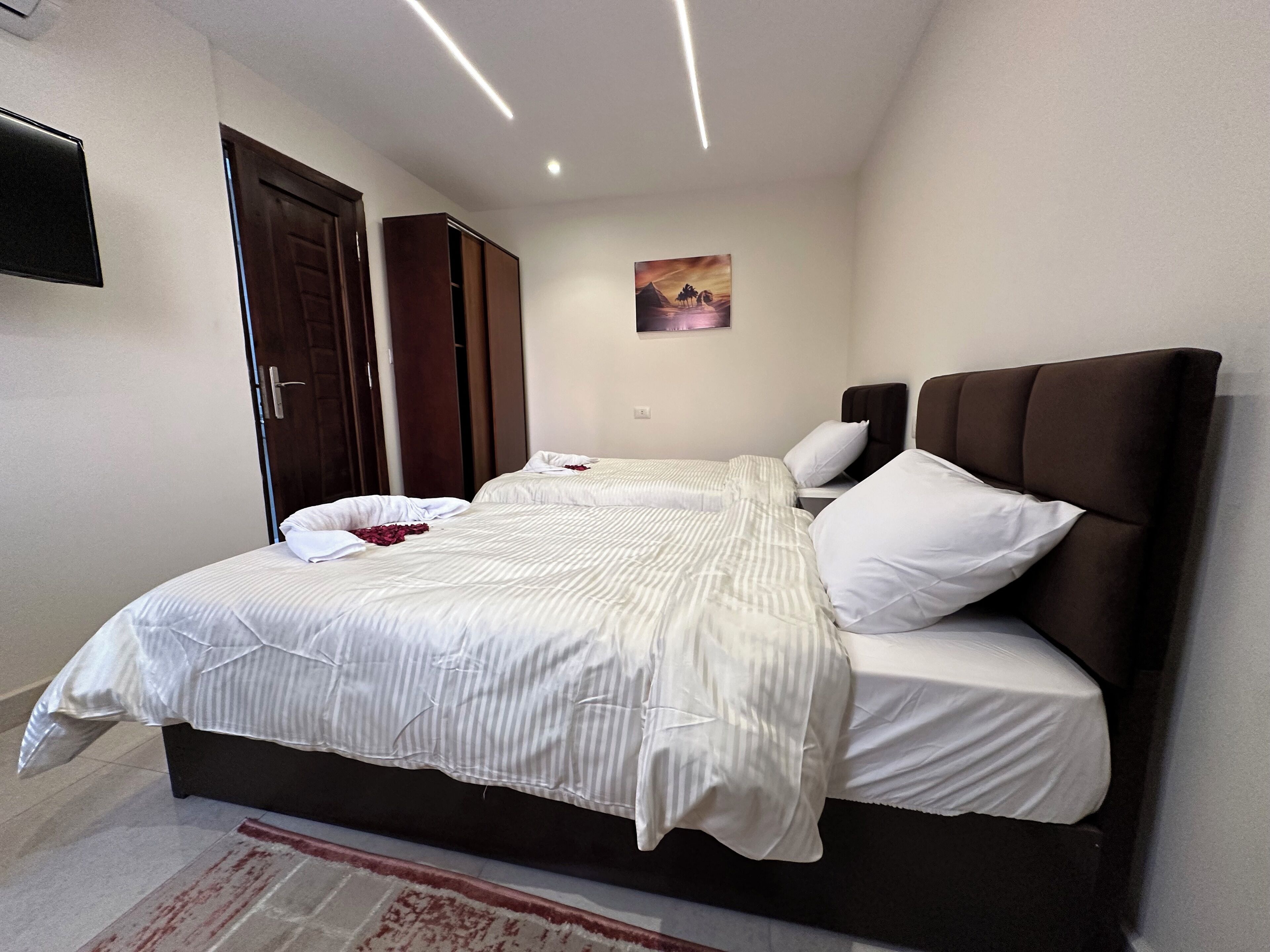 Photo - Sun 3 Pyramids Inn