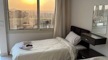 Deluxe Double Room, 2 Twin Beds, Mountain View | Free minibar, in-room safe, soundproofing, iron/ironing board
