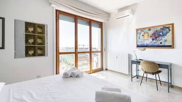 3 bedrooms, in-room safe, desk, iron/ironing board