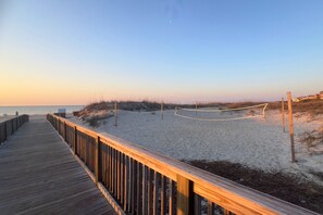 Beach - Beachfront resort condo on Hilton Head with balcony, bunks, and beach bar!   (Hilton Head Island)