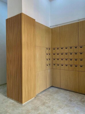 Interior - Charming One Bedroom Apartment with Modern Amenities! (Tunis)