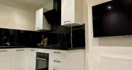 Charming One Bedroom Apartment with Modern Amenities!