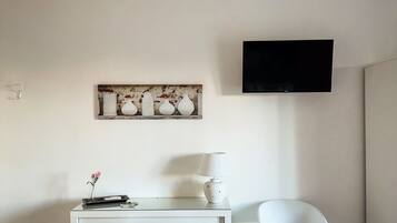 Schreibtisch, laptopgeeigneter Arbeitsplatz, Verdunkelungsvorhänge