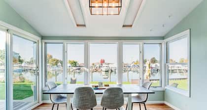 Charming cottage right on the canals of Lake St. Clair!