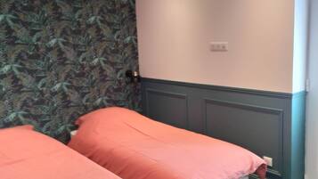 2 habitaciones, cuna de viaje, wifi gratis y ropa de cama