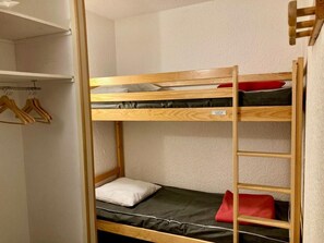Room - 20m from resort center, 1st floor, balcony, tv, ski locker, 30m², Les 2 Alpes (Les Deux Alpes)