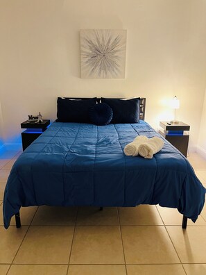 4 bedrooms, desk, free WiFi, bed sheets - Spacious 4-bedroom house with AC and WiFi in charming Lehigh Acres (Lehigh Acres)