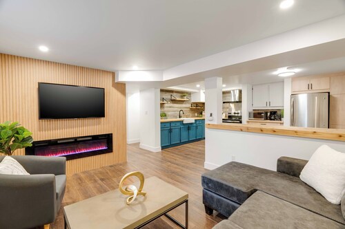 Live in Lovely Lambeth: Lower Apartment