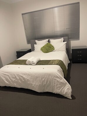 4 bedrooms, WiFi, bed sheets