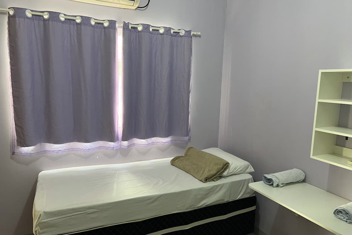 1 bedroom, desk, laptop workspace, free WiFi