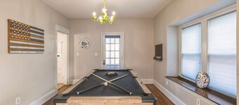Large 3 bedroom with a Hot Tub!