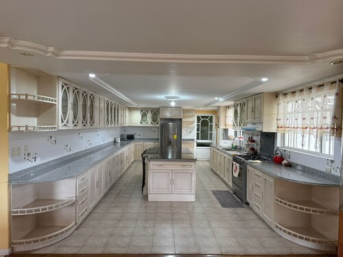 Modern and spacious luxury house