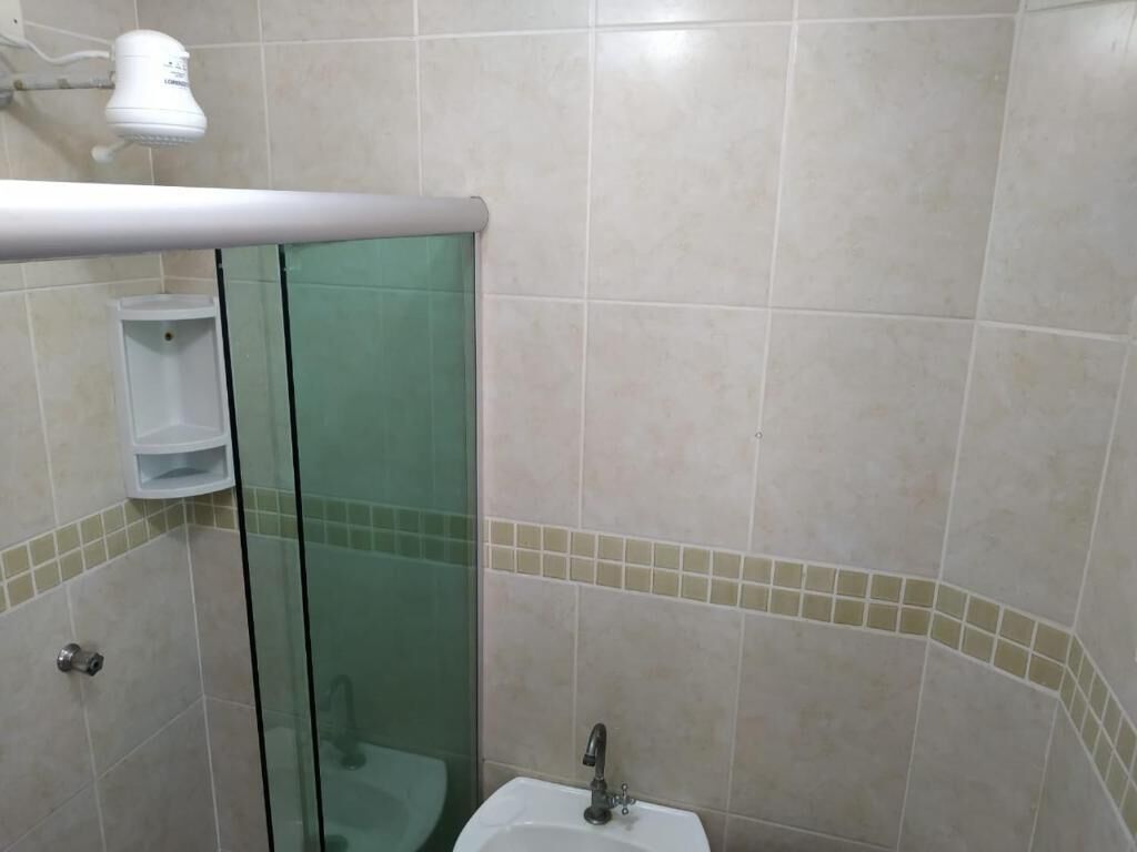 Lejlighed | Badeværelse | Bruser, gratis toiletartikler, Sæbe, Shampoo