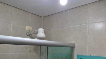 Apartment | Bathroom | Shower, free toiletries, soap, shampoo