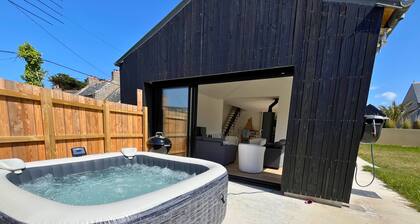 Grande Maison avec Jardin et Jacuzzi -proche plage et centre-
jusqu'Ă 11 pers-